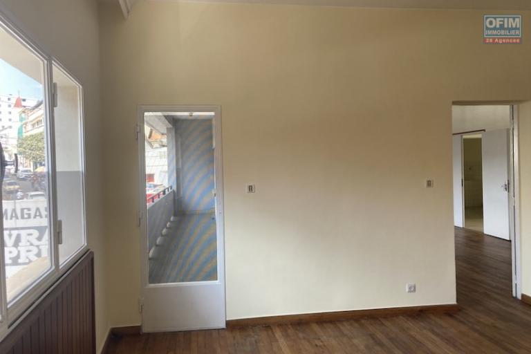 A louer local bureau  de 170M2 en plein centre ville d'analakely. Contact rapide Mr Jacky +261 34 02 443 04