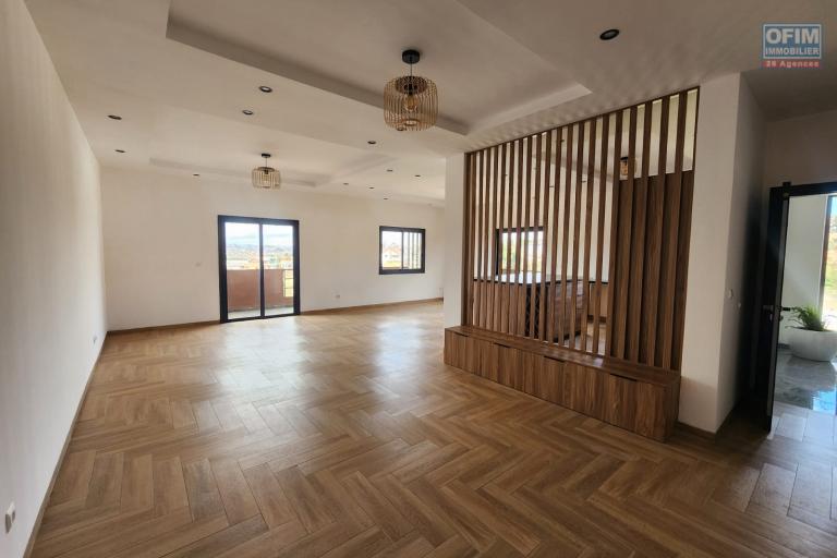 À LOUER - APPARTEMENT T4 STANDING NEUF - ANDRANOMENA - Contact 034 02 443 04