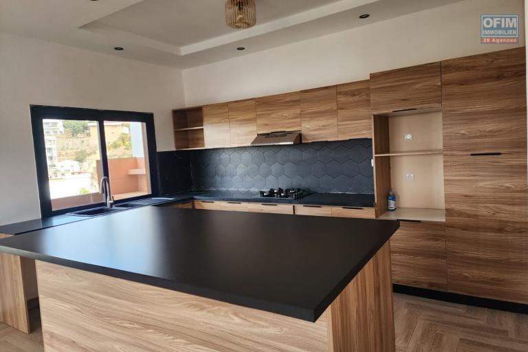 &Agrave; LOUER - APPARTEMENT T4 STANDING NEUF - ANDRANOMENA - Contact