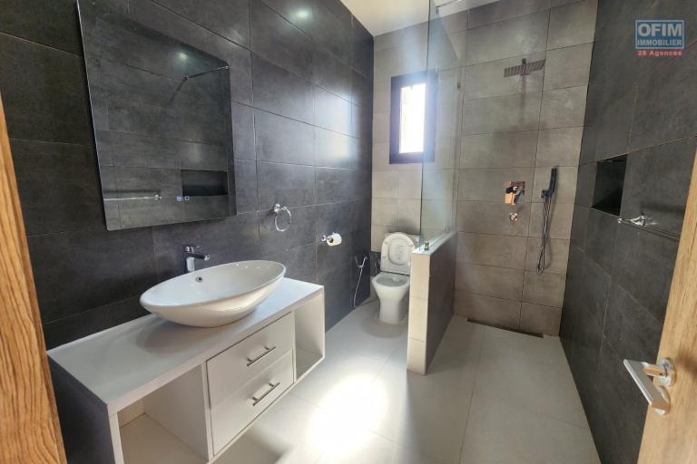 À LOUER - APPARTEMENT T4 STANDING NEUF - ANDRANOMENA - Contact 034 02 443 04