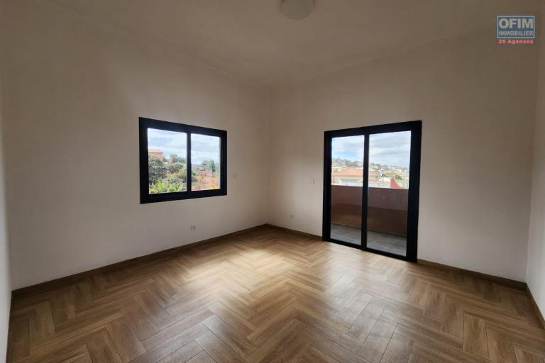 À LOUER - APPARTEMENT T4 STANDING NEUF - ANDRANOMENA - Contact 034 02 443 04