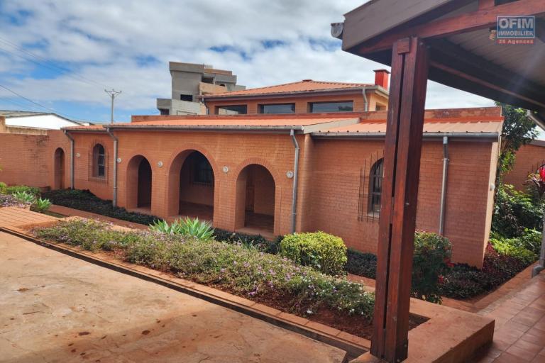 &Agrave; VENDRE - Site h&ocirc;teli&egrave;re strat&eacute;gique &agrave; Mandrosoa Ivato (&agrave; 5 mn de l&rsquo;a&eacute;roport) - contact