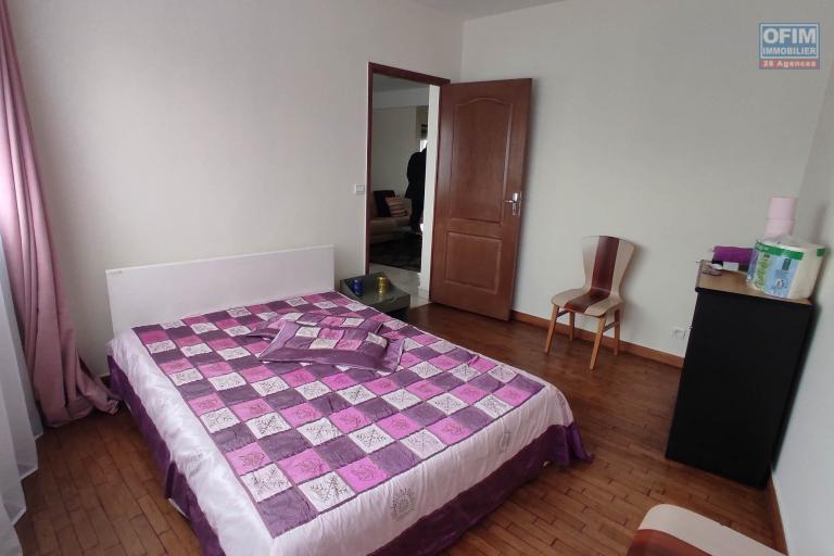 A LOUER un appartement T4 meublé et équipé dans un immeuble sécurisé à 5mn d'ivandry et 7mn d'Ambatobe