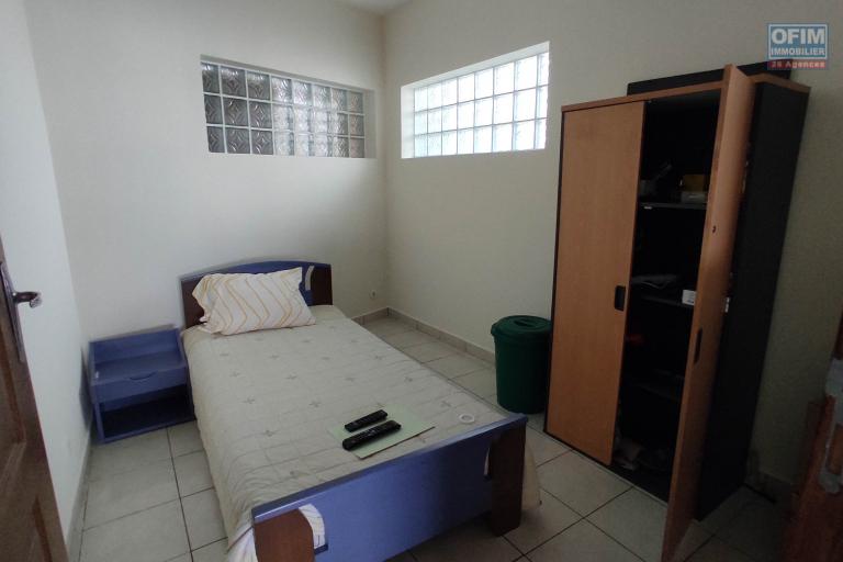 A LOUER un appartement T4 meublé et équipé dans un immeuble sécurisé à 5mn d'ivandry et 7mn d'Ambatobe