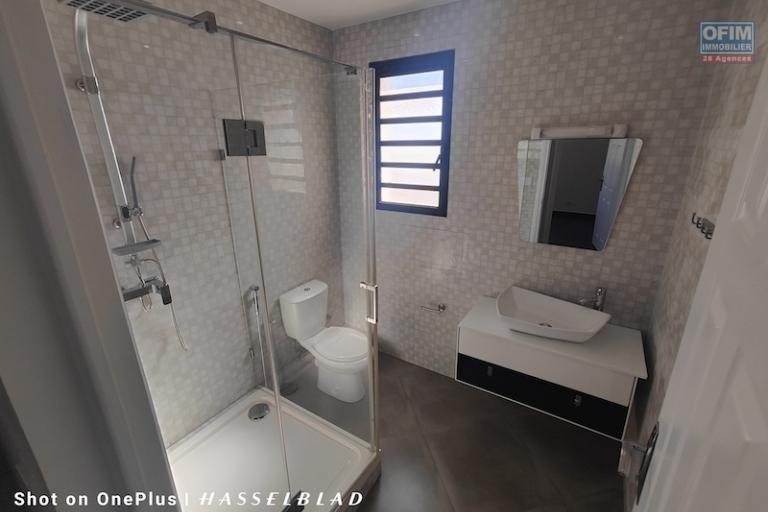 à louer Appartement T4 à 2 pas de leader Ambatobe Contact: 0340244301
