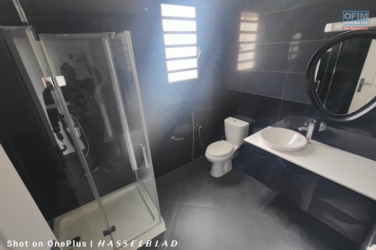à louer Appartement T4 à 2 pas de leader Ambatobe Contact: 0340244301