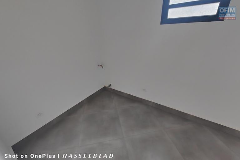 &agrave; louer Appartement T4 &agrave; 2 pas de leader Ambatobe Contact Mr Jacky 0340244304