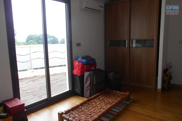 Un grand appartement T4 meubl&eacute; &agrave; Ivandry ( CONTACT LALAINA )