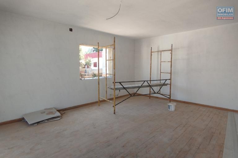 A vendre maison F5 en cours de finition sur Ambatobe (CONTACT FELANA)
