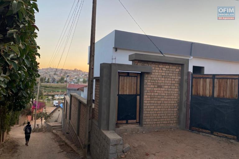 A vendre maison F5 en cours de finition sur Ambatobe (CONTACT 0341654755 FELANA)