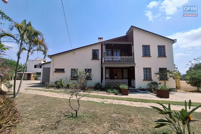 Villa F6 en location sur Ivato Ambohijanahary &agrave; 10min de l'a&eacute;roport.Contactez le