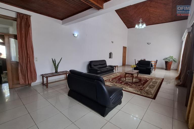 Villa F6 en location sur Ivato Ambohijanahary à 10min de l'aéroport.Contactez le 034 98 671 11