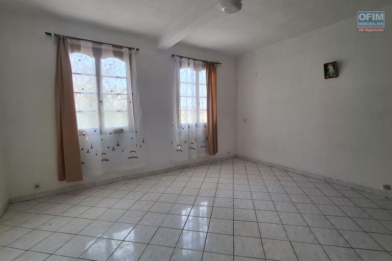 Villa F6 en location sur Ivato Ambohijanahary à 10min de l'aéroport.Contactez le 034 98 671 11
