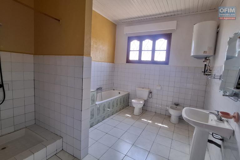 Villa F6 en location sur Ivato Ambohijanahary &agrave; 10min de l'a&eacute;roport.Contactez le