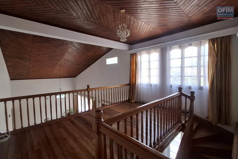 Villa F6 en location sur Ivato Ambohijanahary &agrave; 10min de l'a&eacute;roport.Contactez le