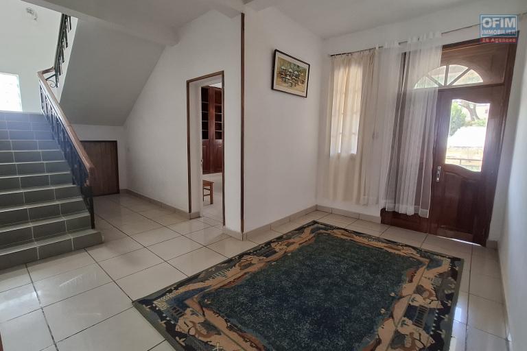 Villa F6 en location sur Ivato Ambohijanahary &agrave; 10min de l'a&eacute;roport.Contactez le