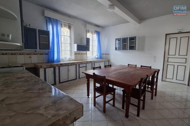 Villa F6 en location sur Ivato Ambohijanahary à 10min de l'aéroport.Contactez le 034 98 671 11
