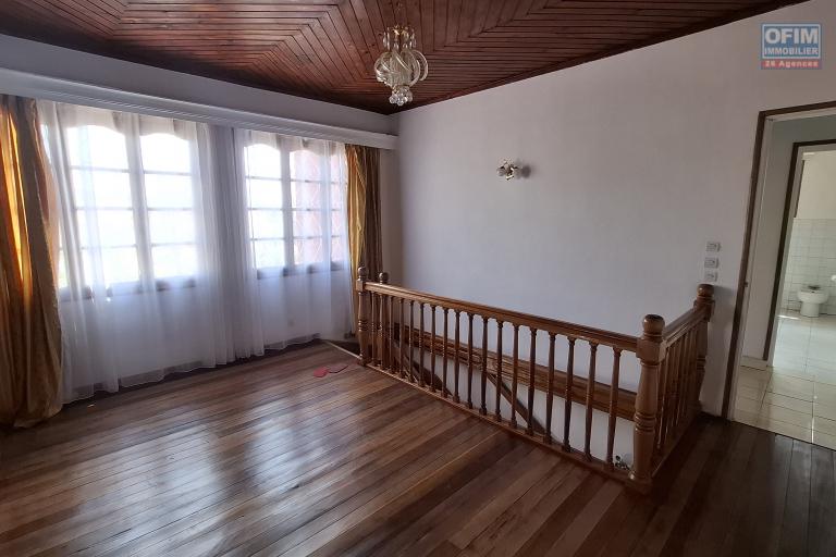Villa F6 en location sur Ivato Ambohijanahary &agrave; 10min de l'a&eacute;roport.Contactez le