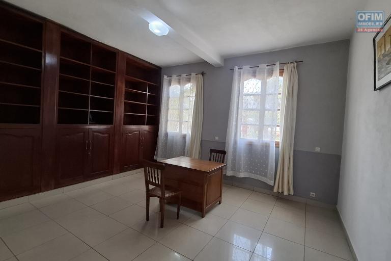 Villa F6 en location sur Ivato Ambohijanahary &agrave; 10min de l'a&eacute;roport.Contactez le