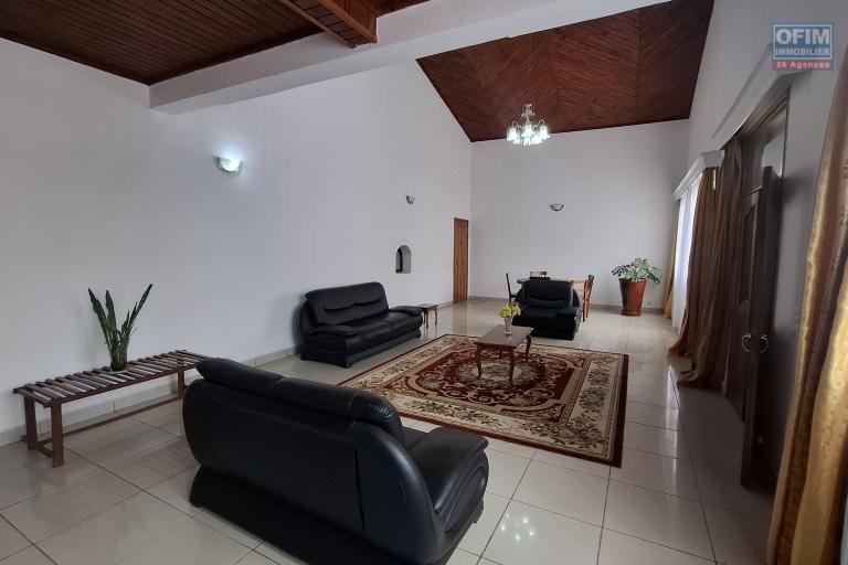 Villa F6 en location sur Ivato Ambohijanahary &agrave; 10min de l'a&eacute;roport.Contactez le