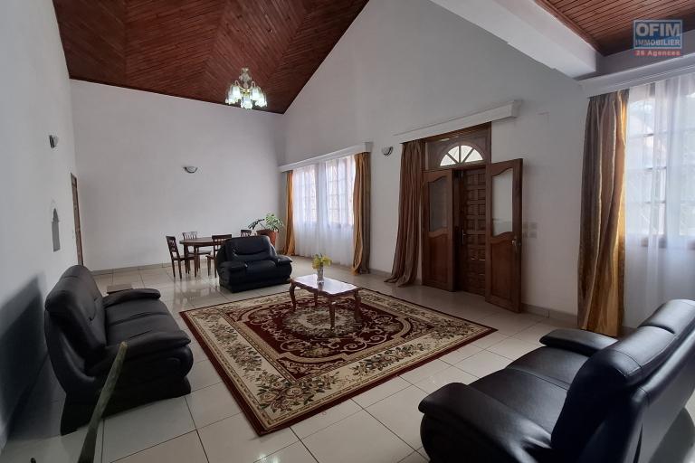 Villa F6 en location sur Ivato Ambohijanahary &agrave; 10min de l'a&eacute;roport.Contactez le