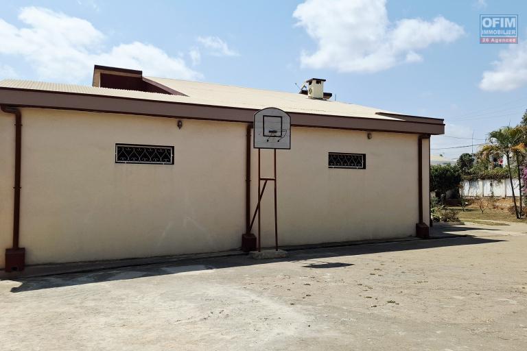 Villa F6 en location sur Ivato Ambohijanahary à 10min de l'aéroport.Contactez le 034 98 671 11