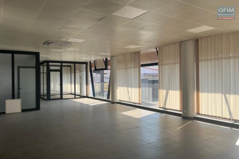 Des bureaux de 167m2 et 204m2  &agrave; Andraharo ( CONTACT LALAINA )
