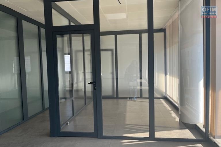 Des bureaux de 167m2 et 204m2  &agrave; Andraharo ( CONTACT LALAINA )