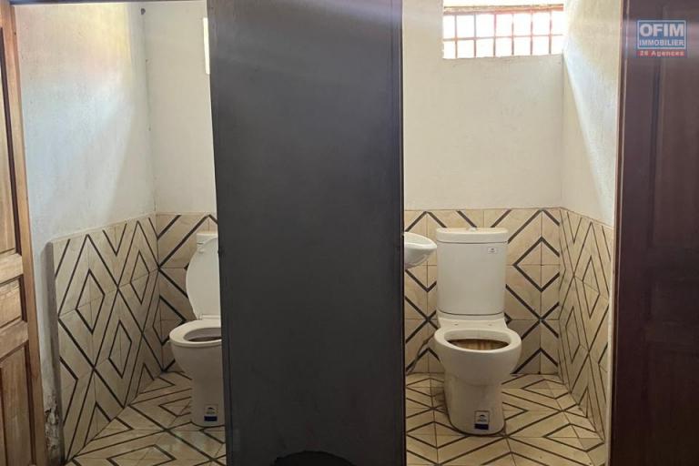 Un local commercial sur 3 niveaux à Andranonahoatra Itaosy ( CONTACT lALAINA)