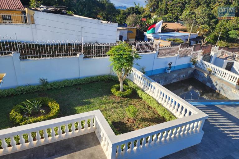&Agrave; LOUER - villa &agrave; &eacute;tage F5 avec piscine &agrave; Ankadindravola Ivato. Contact Mr Jacky. LOUER