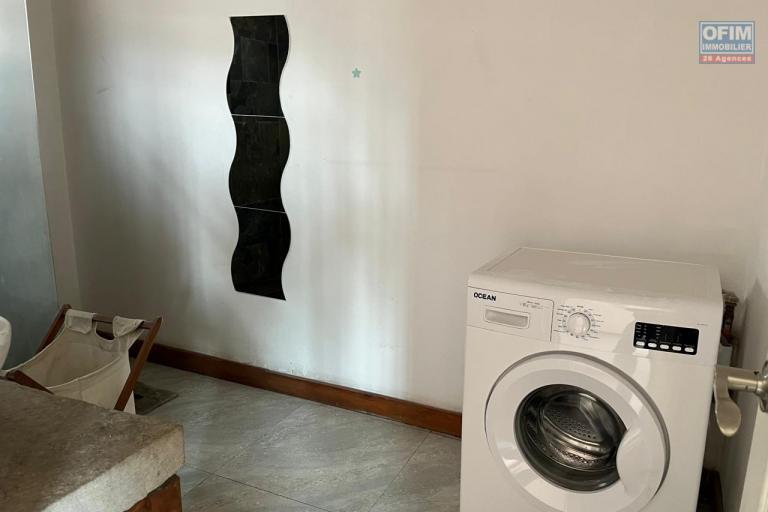 Un appartement T4 en duplex avec rooftop à Isoaraka (CONTACT LALAINA )
