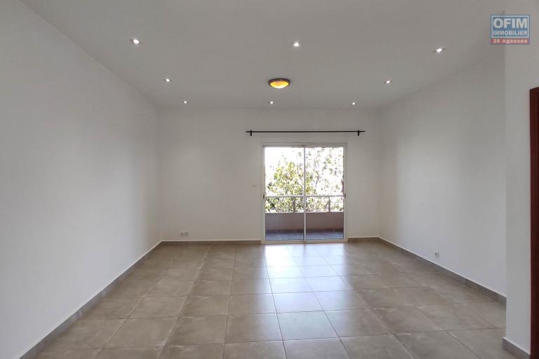 A LOUER Un appartement T3 avec une  vue à Andrainarivo