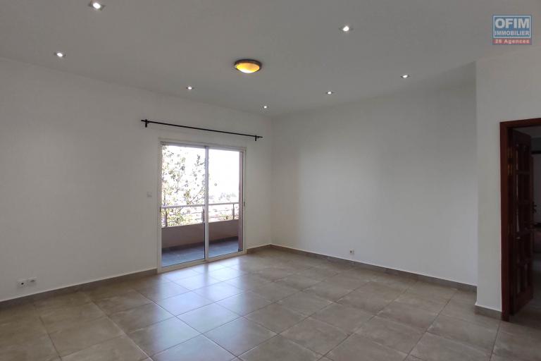 A LOUER Un appartement T3 avec une  vue à Andrainarivo