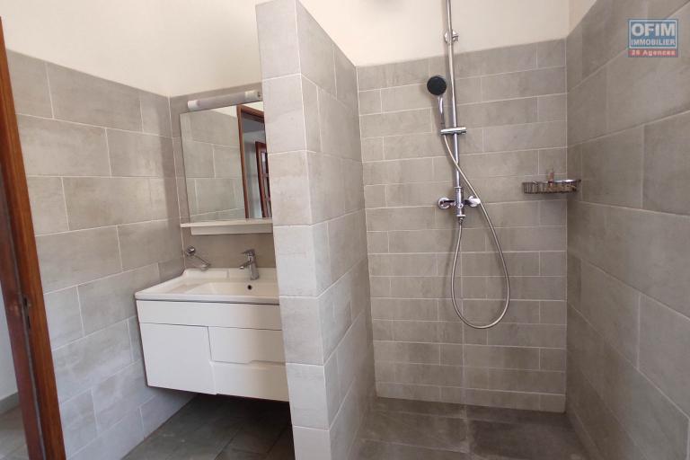 A LOUER Un appartement T3 avec une  vue à Andrainarivo