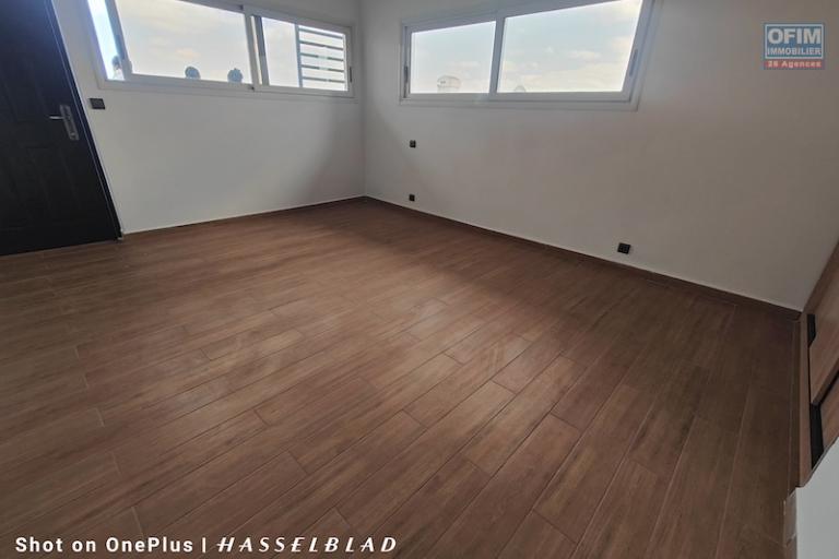à louer appartement T3 neuve sur andrononobe analamahitsy contact 0340244301