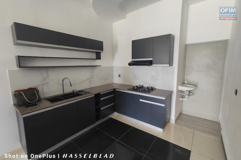 à louer appartement T3 neuve sur andrononobe analamahitsy contact 0340244301