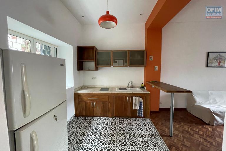 OFIM Loue un studio meubl&eacute; &agrave; Isoraka.