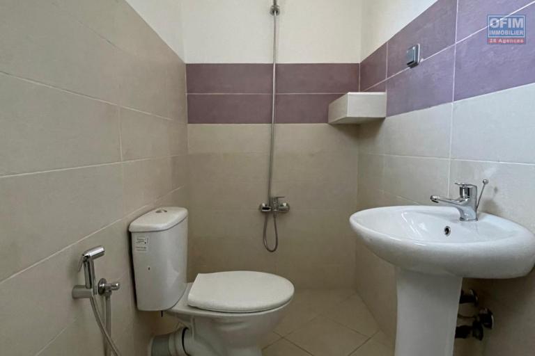 OFIM Loue un studio meublé à Isoraka. Contact 0349867111