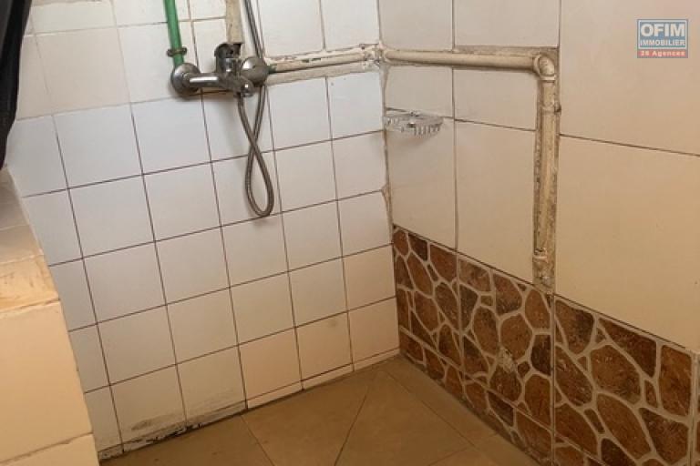 Un appartement T5 en triplexe &agrave; Analamahitsy