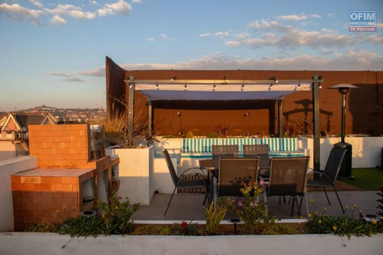 Un appartement T4 meublé avec terrasse sécurisé à Amboditsiry (CONTACT LALAINA 0340858376)