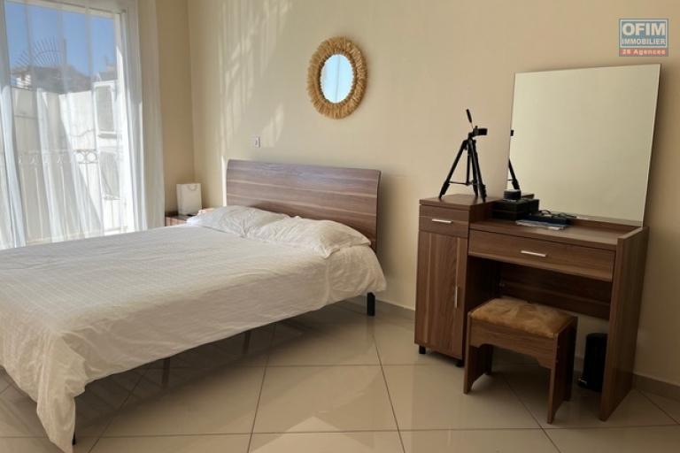 Un appartement T2 meubl&eacute; &agrave; Amparibe ( CONTACT LALAINA)