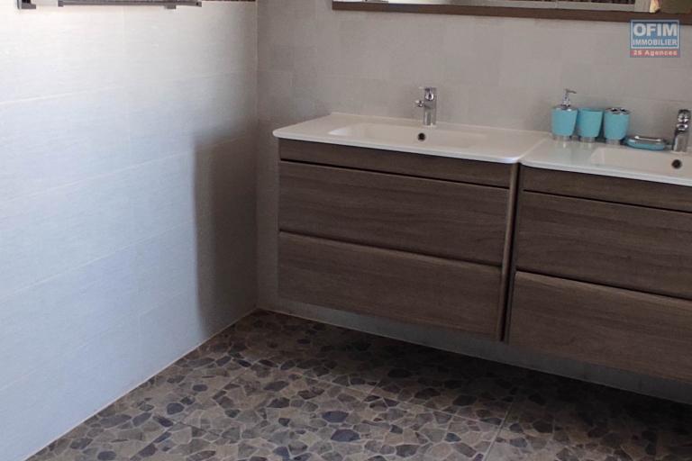 A LOUER Appartement T4meublé à Ambatobe Contact Francia 034 02 218 69