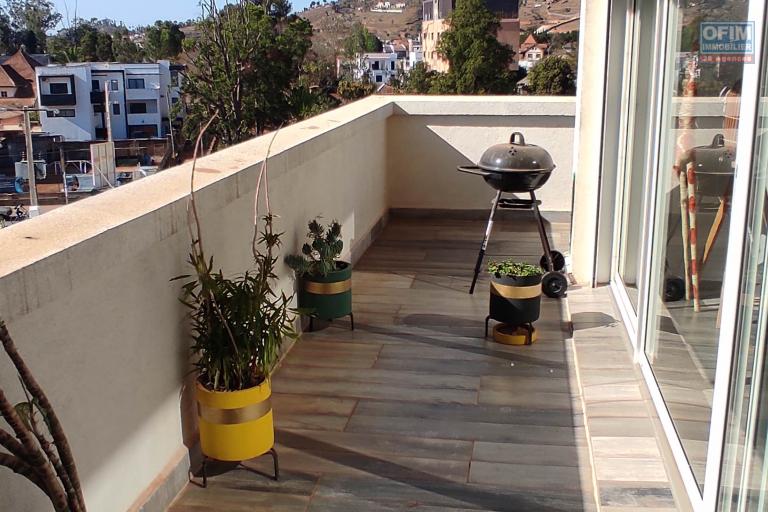 A LOUER Appartement T4meubl&eacute; &agrave; Ambatobe Contact Francia