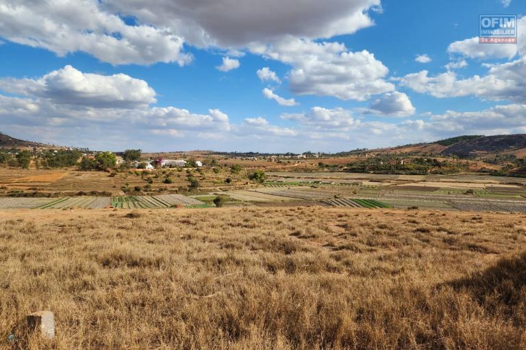 Terrain viabilis&eacute; de 14 825 m2 &agrave; vendre - Manakambahiny Anosiala moins de 5 mn de la route nationale N4, contact Mr Jacky