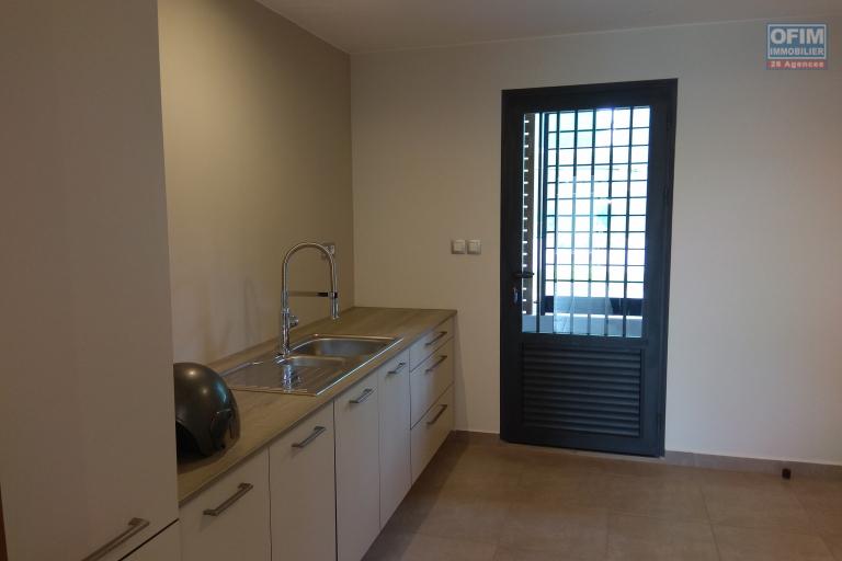 Un appartement T3 meublé sécurisé à Analamahitsy ( CONTACT LALAINA)