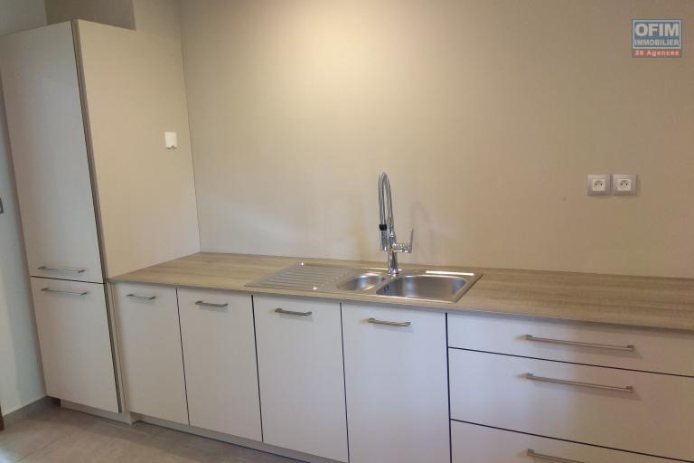Un appartement T3 meublé sécurisé à Analamahitsy ( CONTACT LALAINA 0340858376)