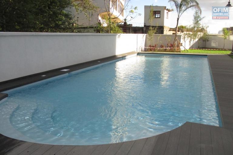 Un appartement T3 meublé sécurisé à Analamahitsy ( CONTACT LALAINA 0340858376)