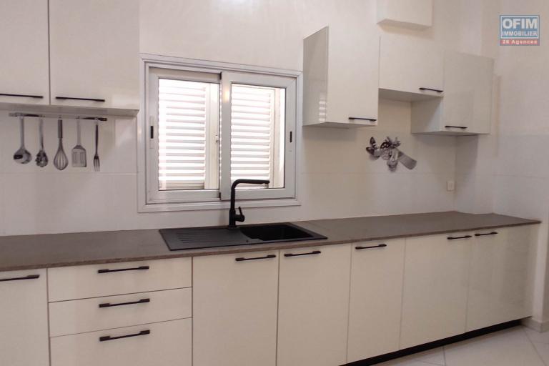 A LOUER Un appartement  T3  proche de Tana Water Front &agrave; Ankadifotsy CONTACT Francia