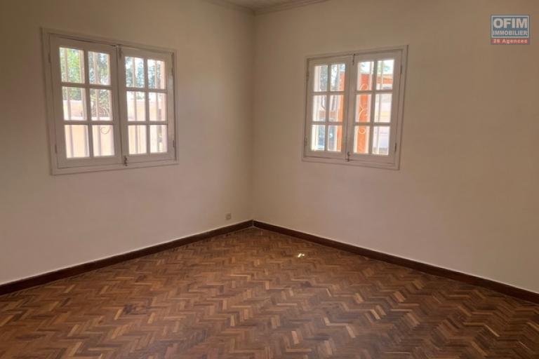 Un appartement T3 au RDC à Mandrosoa Ivato
