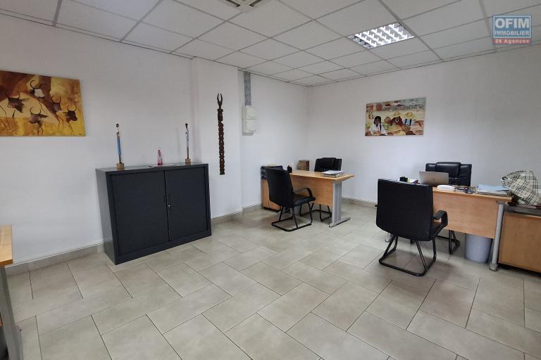 A louer local commercial de 25m2 à ivandry  034 02 218 69